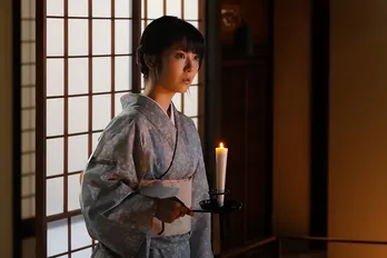 浜辺美波“七桜”、ついに正体を明かす!「私は『さくら』です」<私たちはどうかしている>