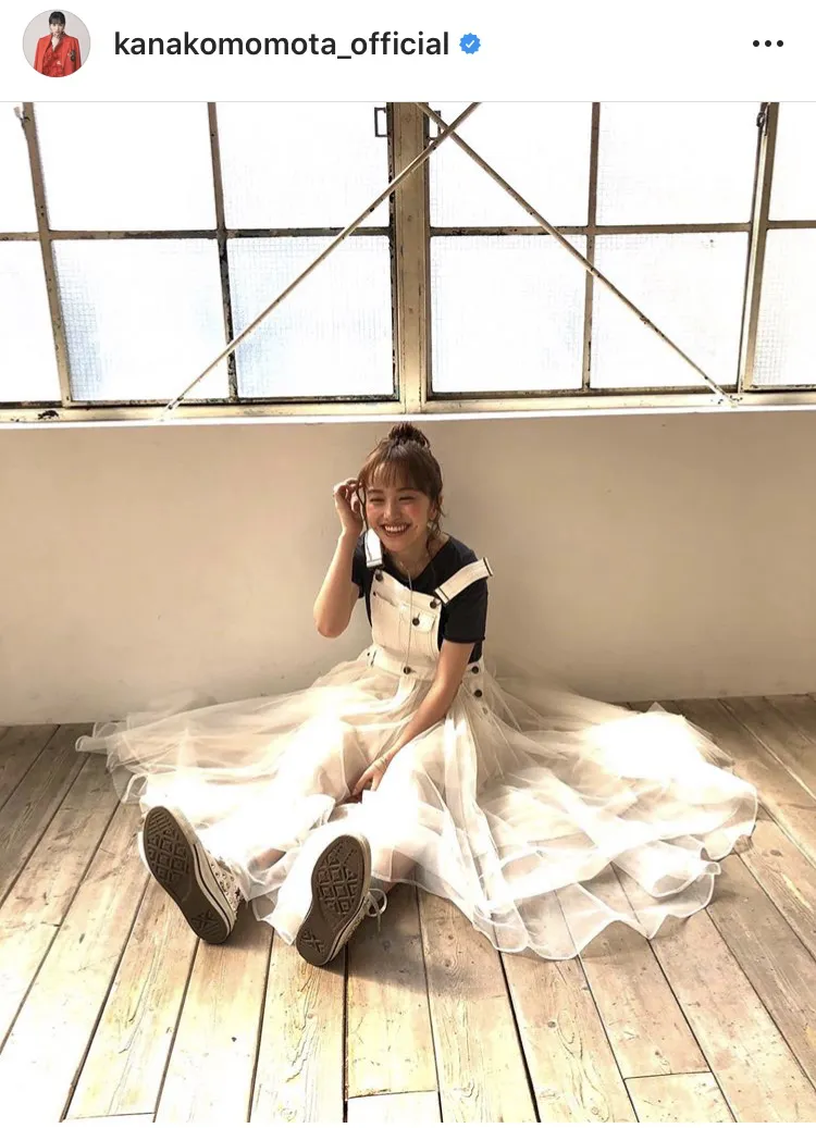 ※百田夏菜子公式Instagram(kanakomomota_official)より