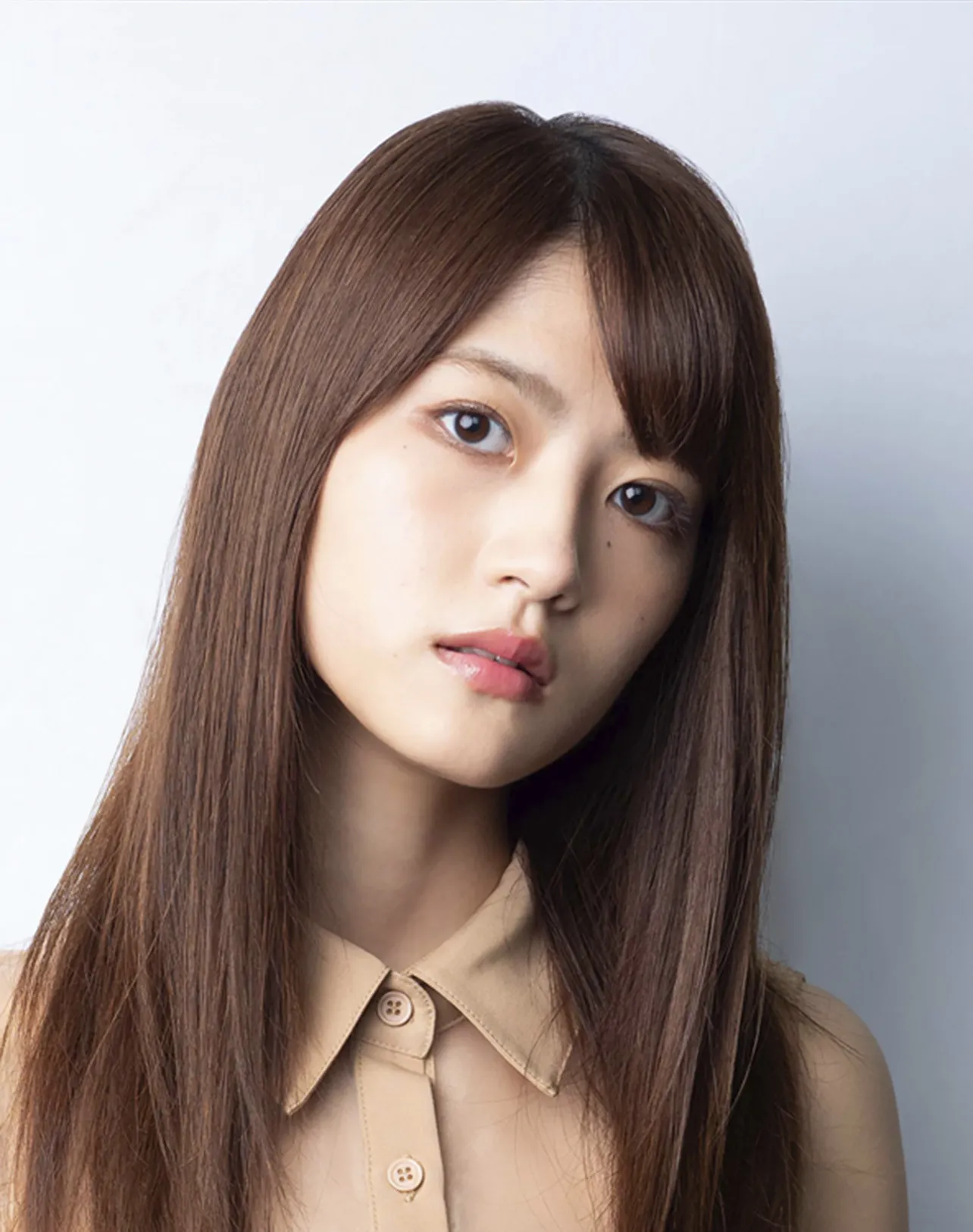 【写真を見る】元アイドルで、女優としても注目されている篠塚美里役の若月佑美