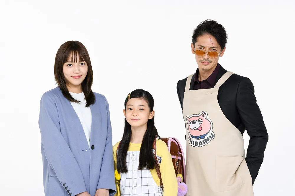 ドラマ「極主夫道」より、玉木宏＆川口春奈＆白鳥玉季の“家族3ショット”が公開された