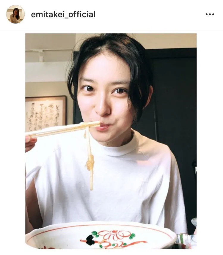 ※武井咲オフィシャルInstagram(emitakei_official)のスクリーンショット