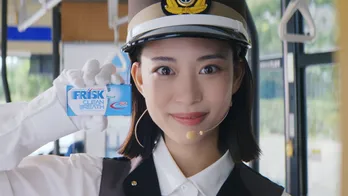 「スッキリしたいでしょ︖」とサービスショット披露も　森川葵とインディアンスがWEBムービーに出演