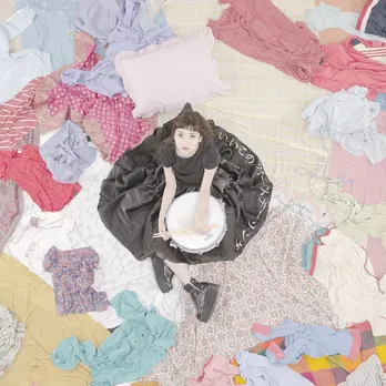 <植田真梨恵>“魔の25時間生配信”で新曲「いいこのバースデーソング」完成! MVも公開