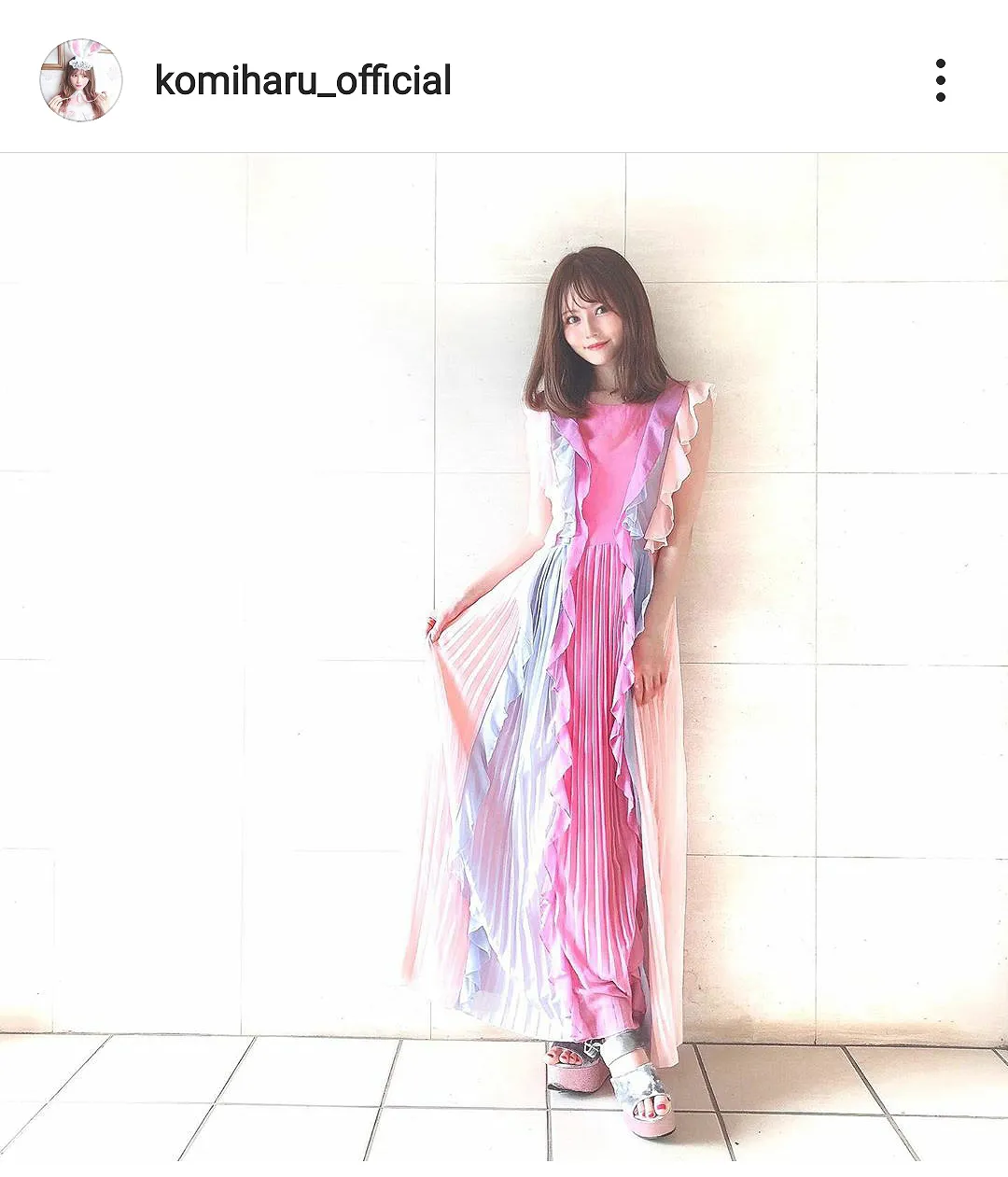 ※画像は込山榛香(komiharu_official)公式Instagramのスクリーンショット