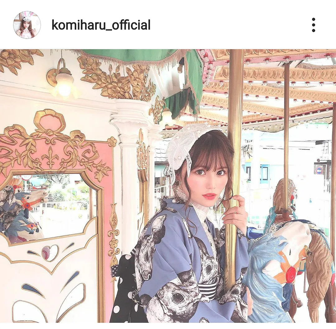 ※画像は込山榛香(komiharu_official)公式Instagramのスクリーンショット