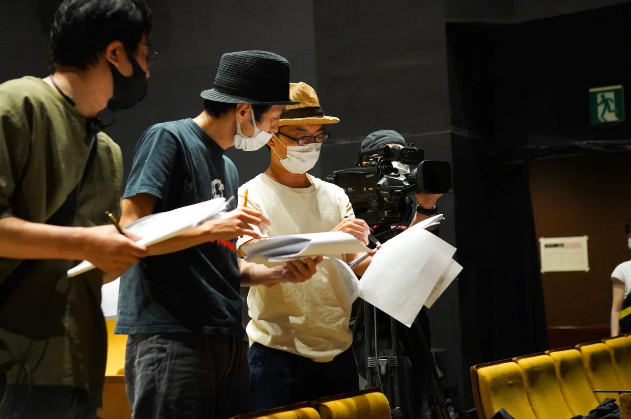 責任編集を担当した宮藤官九郎と細川徹は、終始なごやかな空気の中で演出を展開していった