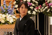 浜辺美波“七桜”、観月ありさ“今日子”と最終対決「お前さえ生まれてこなければ…!」<私たちはどうかしている>