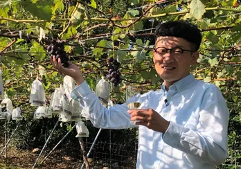 ロバート・馬場裕之、旬のフルーツを使ってワインに合う“オシャレで新感覚”の料理を披露