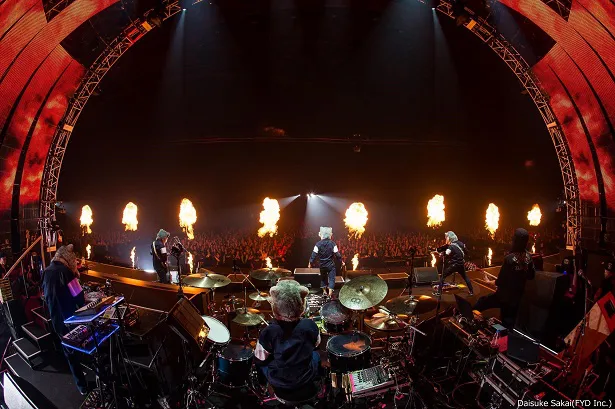 「MAN WITH A MISSION presents “The World‘s On Fire TOUR 2016” at Portmesse Nagoya [完全版] 」より