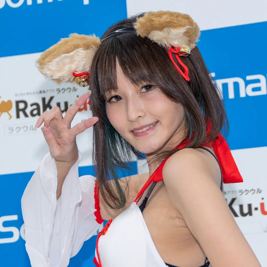 グラビアアイドル辻りんがインタビュー取材に応じた