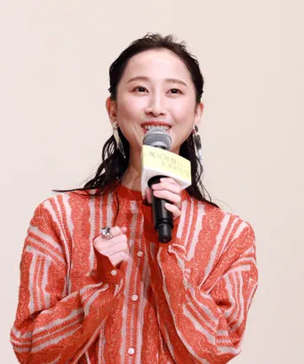 松井玲奈 オタクが声優さんに会うと泣いちゃう おジャ魔女 声優と共演に感動 魔女見習いをさがして Webザテレビジョン