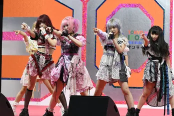 ZOC「私たちには私たちの純真があるから」迫力の“アカペラ”で圧巻ステージ<TIF2020>