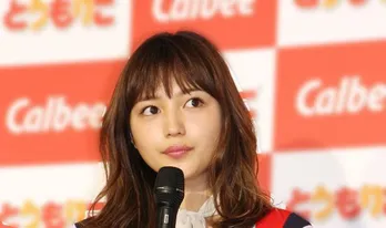 川口春奈、“10年ぶりの再会”仲里依紗とのコラボ動画公開に反響続々