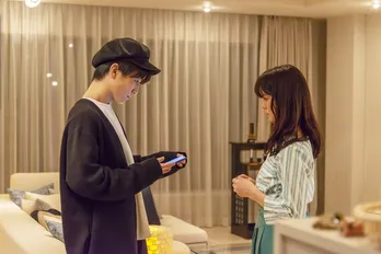 岩田剛典演じる“スター俳優”が、ただならぬ色気で多部未華子を翻ろう<空に住む>