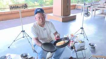 バイきんぐ西村、街中デイキャンプで“ジビエソーセージ”を使ったキャンプ飯を披露＜西村キャンプ場＞