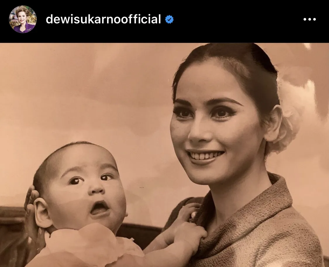 【写真を見る】幼い娘を抱き笑顔を浮かべる“53年前”のデヴィ夫人