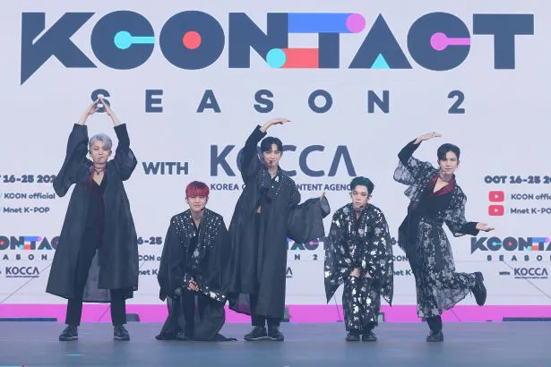 IZ*ONE、A.C.Eら「KCON:TACT season 2」2日目フォトウォールに登場