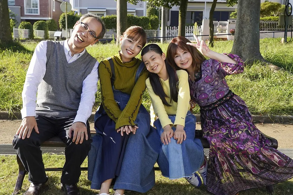 「極主夫道」第4話に、美久(川口春奈)の両親役でYOUと正名僕蔵の出演が決定
