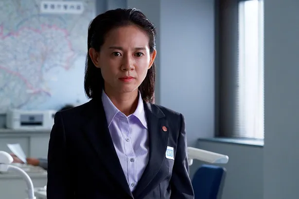 レギュラーキャストに名を連ねることになった篠原ゆき子演じる女性警察官・出雲麗音