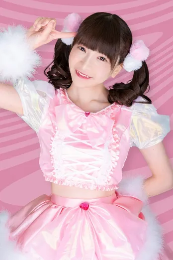 大食いアイドル・もえのあずき「ほんま幸せやったよ」とミニの萌えきゅんワンピ姿で人生初の始球式を報告