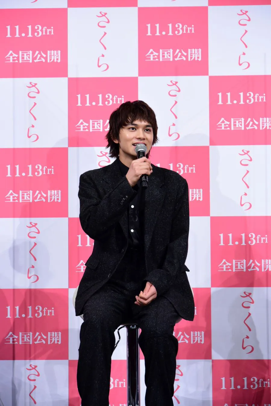 ナレーションも務めた北村匠海は「最後の日に録ったんですけど、いろんな感情がこみあげてきて、涙ぐんでいました」と明かした