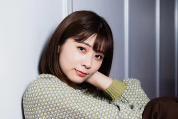 AKB48清水麻璃亜「嫌だった」グラビア撮影が「どんどん好きに…」写真集発売への思いも<Interview>