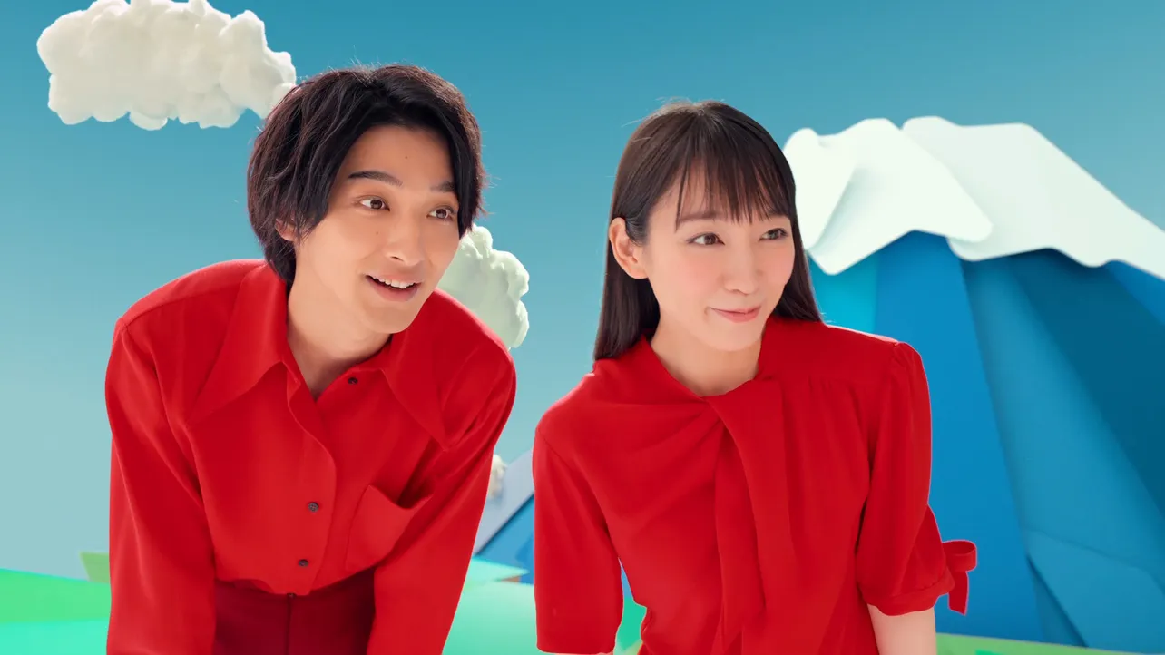 吉岡里帆(右)と横浜流星(左)がワイモバイルの新TVCM「Y!でいいのだ」篇に出演