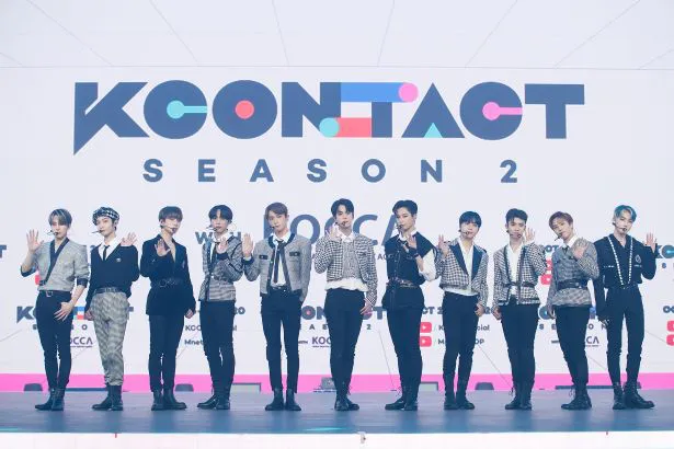 「KCON:TACT season 2」8日目フォトウォールに登場したTHE BOYZ