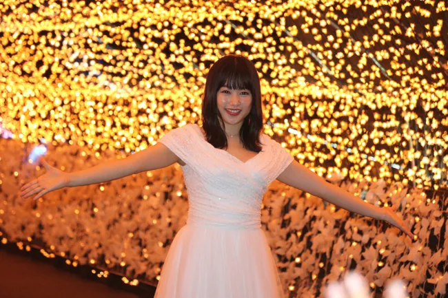 桜井日奈子が東京・大井競馬場の「東京メガイルミ 2020-2021」開催前夜、イルミネーション点灯式に出席した