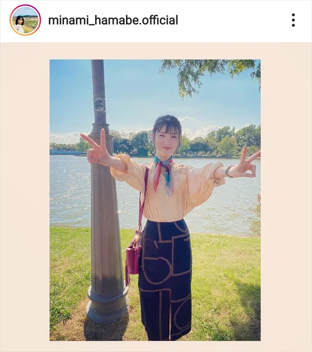 ※浜辺美波公式Instagram(minami_hamabe.official)スクリーンショット