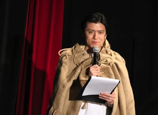 司会を務めたフリーアナの青木源太も”仮装”で登場し、西野亮廣からのツッコミが