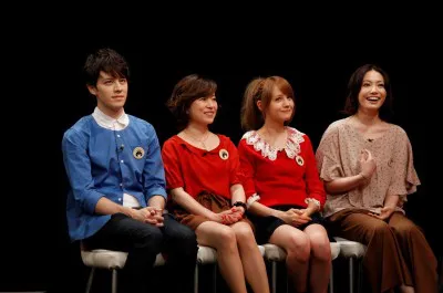 “ネタを見守るギャラリー”のウエンツ瑛士、磯野貴理子、トリンドル玲奈、ミムラ（写真左から）