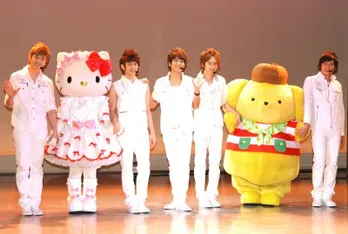 韓流グループ“SM☆SH”とハローキティが共演!