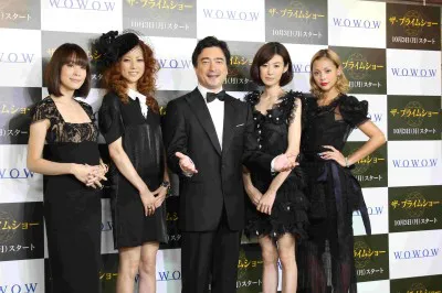 新番組「ザ・プライムショー」に出演する内田恭子、hitomi、ジョン・カビラ、ともさかりえ、土屋アンナ（写真左より）
