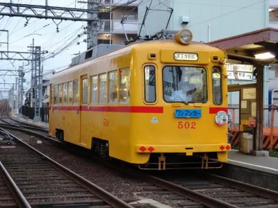 古き良き時代の面影を残す景色の中を走る「阪堺電気軌道 阪堺線」