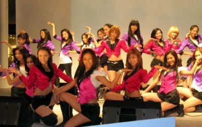 E-Girls名義初のCD「Celebration!」は12月28日（水）発売