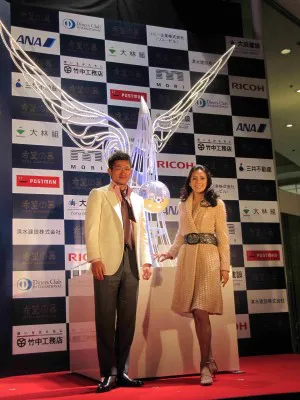 ”男を育てた”銀座にキング・カズ降臨！