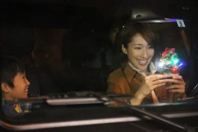 12/17（土）放送の「クルマのふたり～TOKYO DRIVE STORIES」に出演する伊澤柾樹と水夏希（写真左から）