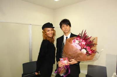 【写真】西島演じる航平がかっこいい! とCrystal Kay