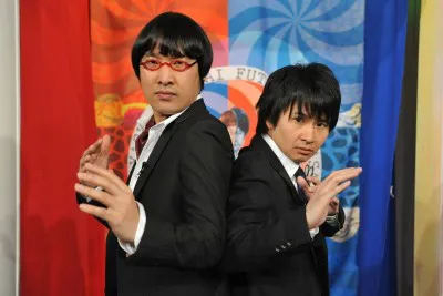 4月3日（火）スタートの「たりないふたり」（日本テレビ）に出演する山里亮太と若林正恭（写真左から）