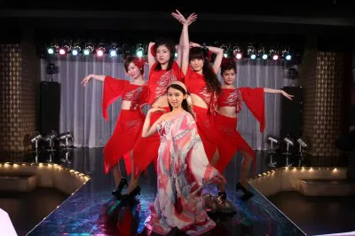 武井ら若手女優たちが織り成す華麗なショーダンスは必見！