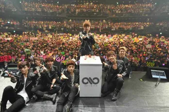 INFINITEメンバーとファンがリーダー・ソンギュの誕生日を祝福!