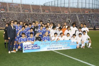 FC MEN 東日本大震災復興支援チャリティーマッチで対戦したFC MENとFC GEININの選手たち