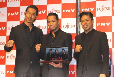 「FMV」2012年夏モデル新商品記者発表会に登場したAKIRA、HIRO、MATSU（写真左から）