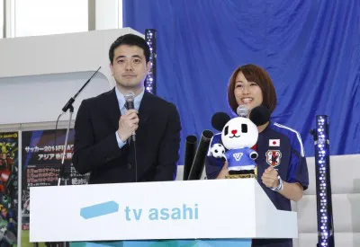 “バナー除幕式”の司会はテレビ朝日の吉野真治アナ、前田有紀アナが担当した