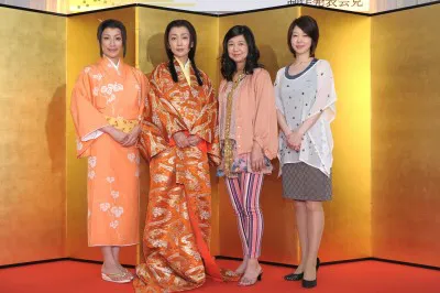 「サラリーマンNEO GOLD」の会見に出席した中田有紀、麻生祐未、宮崎美子、堀内敬子（写真左から）