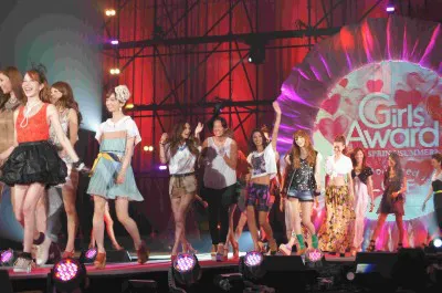 総勢109人の出演者が登場した「Girls Award 2012」