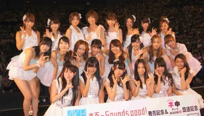 【写真】握手会イベントで恒例となったサプライズ発表に驚くAKB48メンバーたち