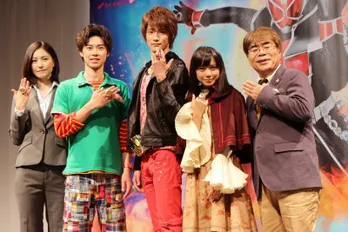 「仮面ライダーウィザード」のヒロイン・奥仲麻琴は透明人間になる魔法が欲しい!?