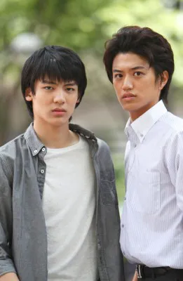 BS朝日で放送されるドラマ「青空の卵」で、ダブル主演を務めることになった阿久津愼太郎と井上正大（写真左から）